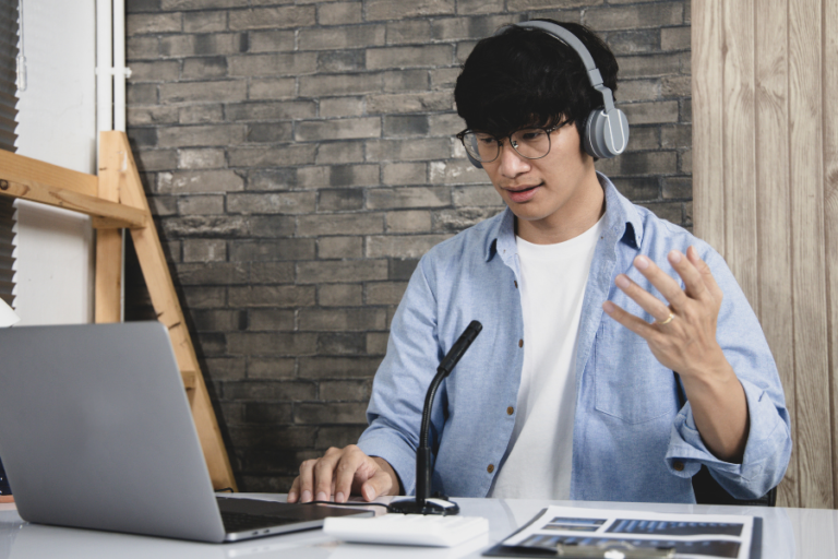 How to teach Singing Online: the Ultimate Guide 1